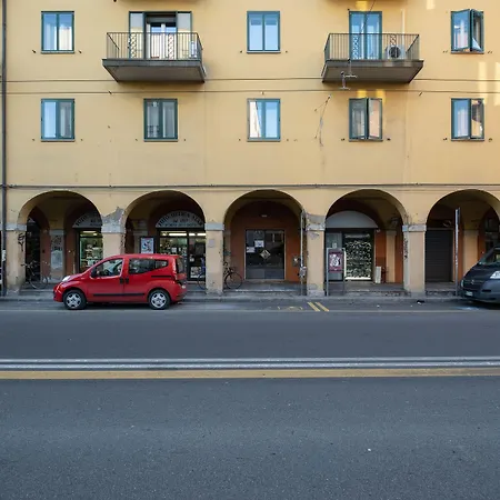 Guesthost - L'appartamento Del Portico Mazzini * ボローニャ
