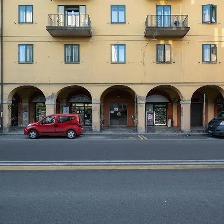 Guesthost - L'appartamento Del Portico Mazzini Boloňa