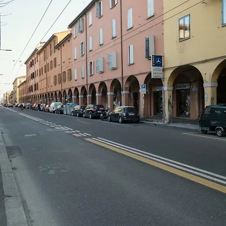 Guesthost - L'appartamento Del Portico Mazzini Boloňa
