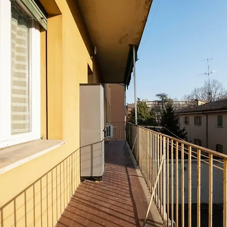 Apartamento Guesthost - L'appartamento Del Portico Mazzini Bolonia